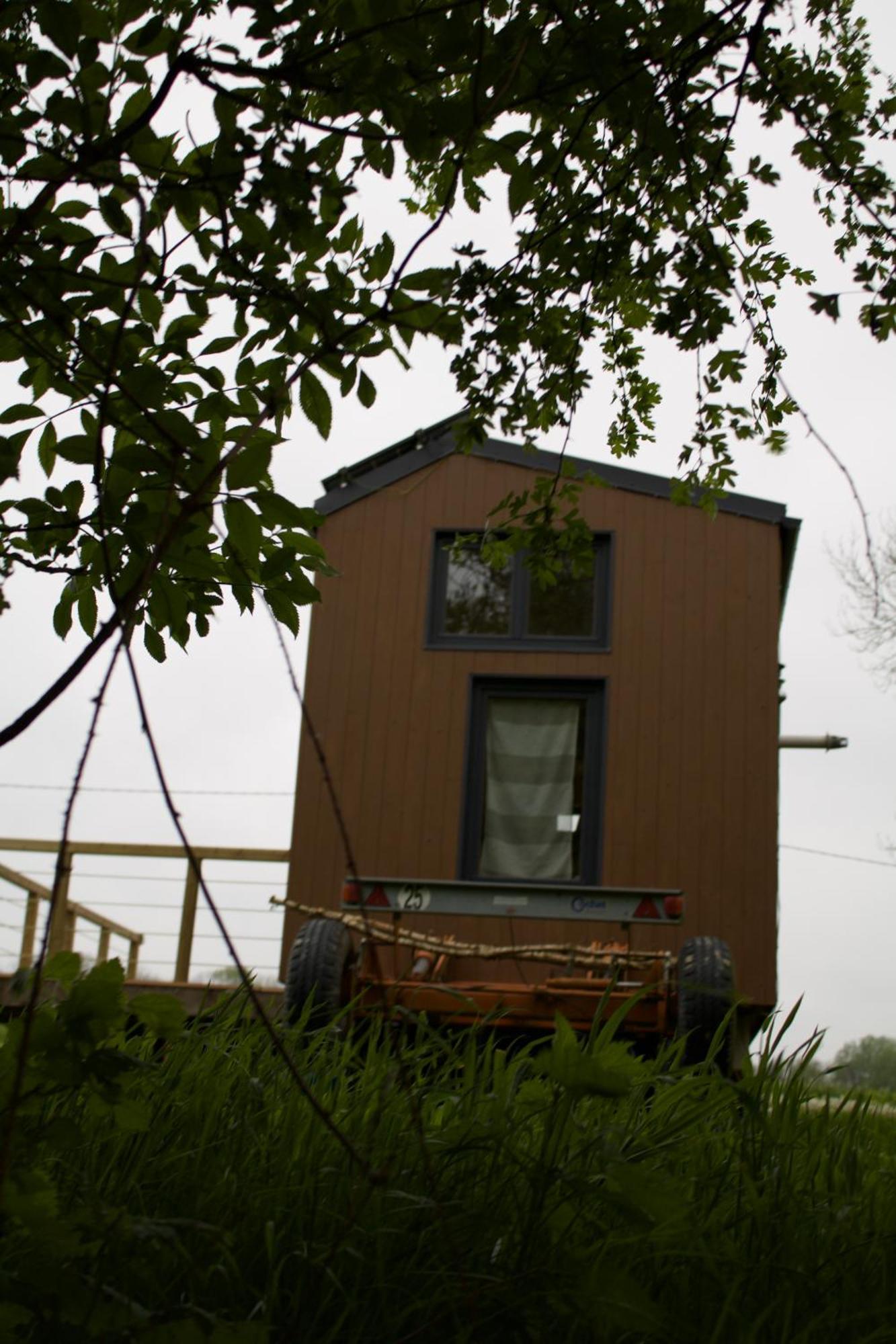 Tiny House Les Jours Heureux Sejour Nature Pres De Dinant Et Des Lacs De L Eau D Heure Villers-le-Gambon Екстериор снимка